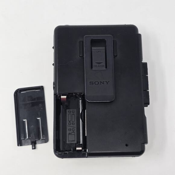 Sony Walkman WM-AF23 Cassette AM/FM Radio Original Packaging New Belts WORKS - Picture 6 of 16